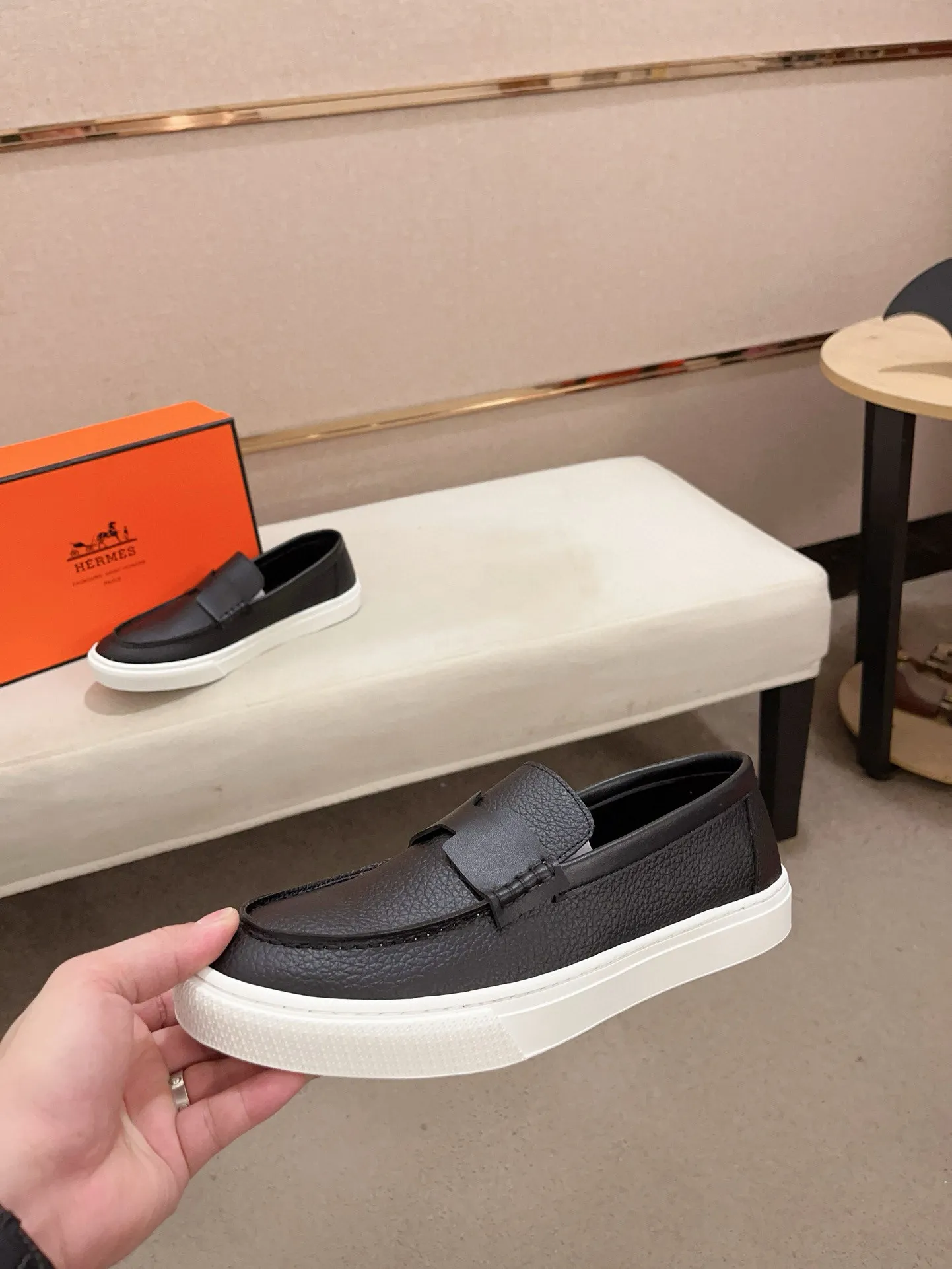 Men's clothing and shoes💰: 400💰《HERMES》【Classic Original Version】Hermès; Top 🔝 Purchasing Agency 🔍🔍Latest 🇺🇸Sold simultaneously at counters, original imported from Italy ▲▲Cow leather▲ ▲Exquisite workmanship (Italian 🇮🇹imported water-dyed 🐂cowhide lining) sole: original sole provided by the original factory, ⚠️exclusive double-layer activity·TPR·rubber·combined molded outsole; Code number: 36-46